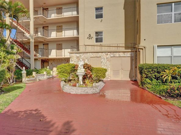 2801 Somerset Dr 205, Lauderdale Lakes FL 33311