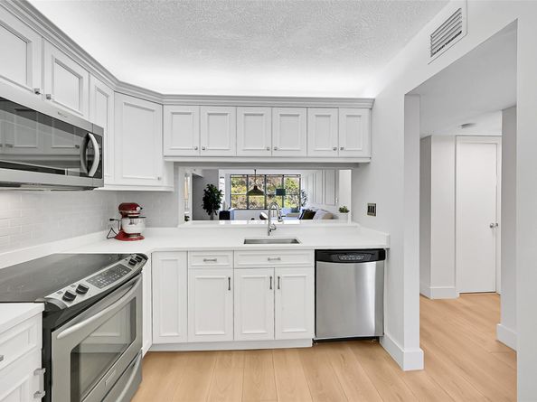2660 Carambola Cir N 202, Coconut Creek FL 33066