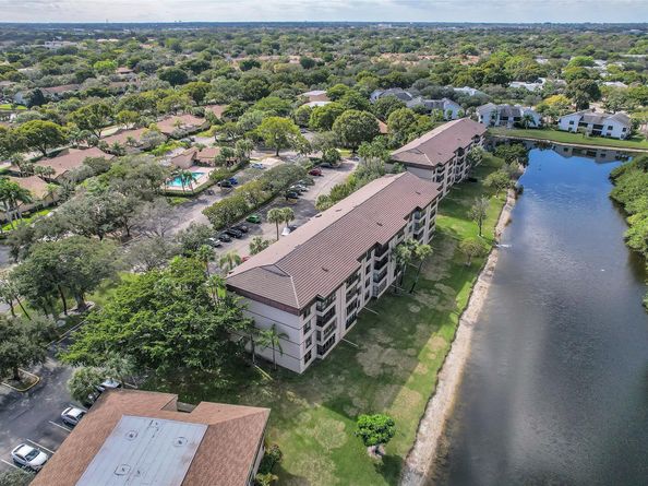 2660 Carambola Cir N 202, Coconut Creek FL 33066