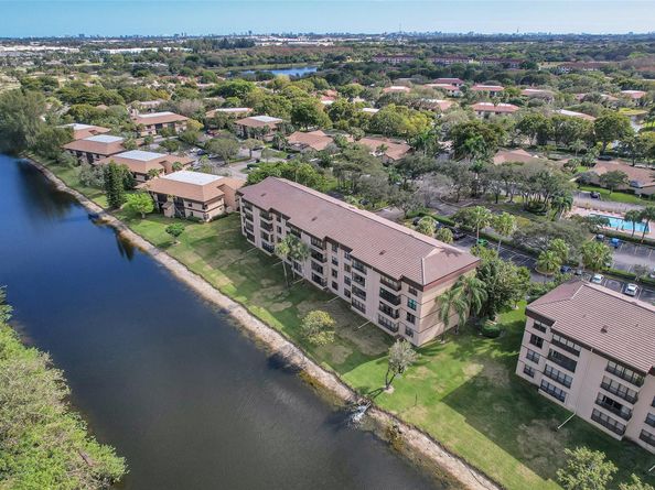 2660 Carambola Cir N 202, Coconut Creek FL 33066
