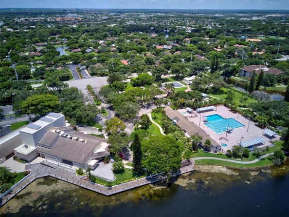 2660 Carambola Cir N 202, Coconut Creek FL 33066
