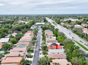 10249 NW 7th St, Coral Springs FL 33071