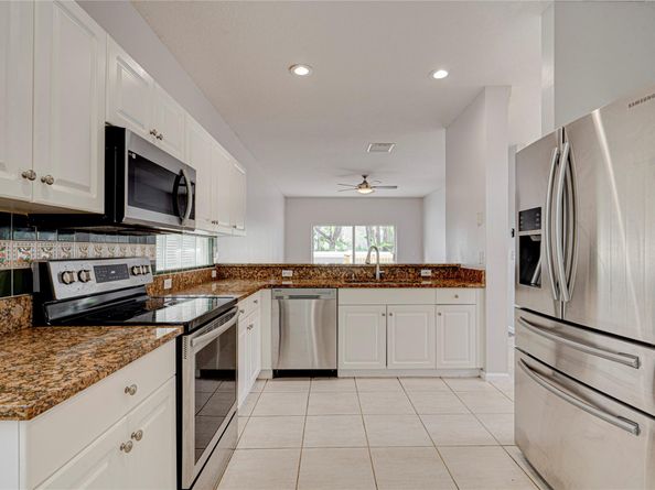 10249 NW 7th St, Coral Springs FL 33071