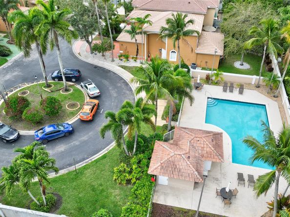 10249 NW 7th St, Coral Springs FL 33071