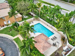 10249 NW 7th St, Coral Springs FL 33071