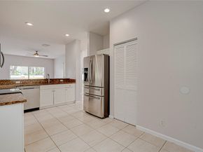 10249 NW 7th St, Coral Springs FL 33071