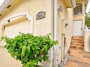 10249 NW 7th St, Coral Springs FL 33071