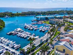 2755 NE 28th Ave A3, Lighthouse Point FL 33064