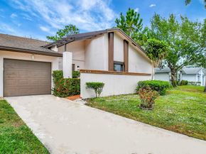 6107 Elsinore Circle, Greenacres FL 33463