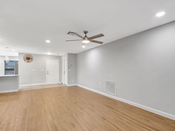 6107 Elsinore Circle, Greenacres FL 33463