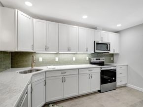 6107 Elsinore Circle, Greenacres FL 33463