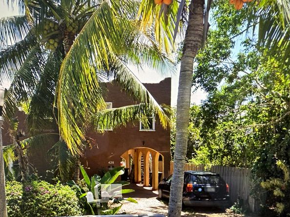 428 El Prado, West Palm Beach FL 33405