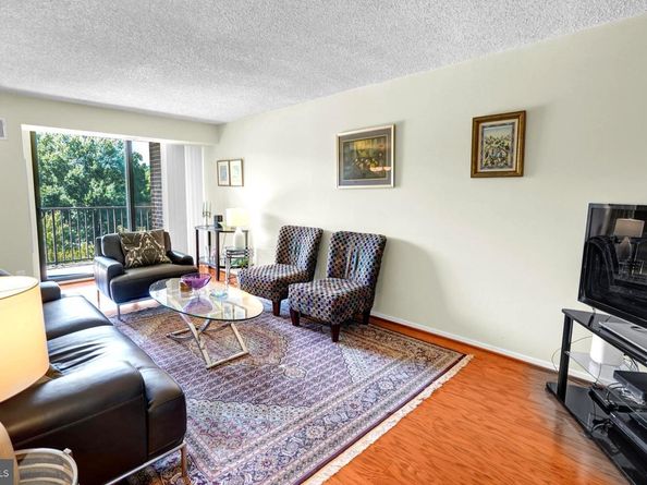 2311 Pimmit Drive 304, Falls Church VA 22043