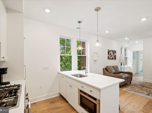 2869 28TH Street NW 304, Washington DC 20008