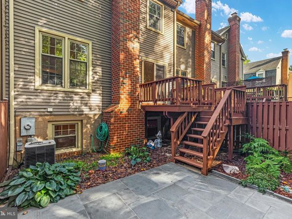 2850 Kelly Square, Vienna VA 22181