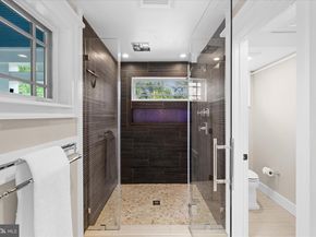 2200 N Pollard Street, Arlington VA 22207