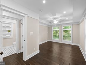 2200 N Pollard Street, Arlington VA 22207