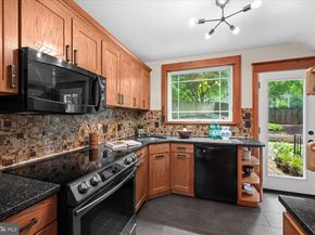 2200 N Pollard Street, Arlington VA 22207