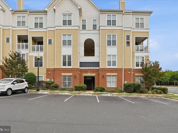 2111 Highcourt Lane 201, Herndon VA 20170