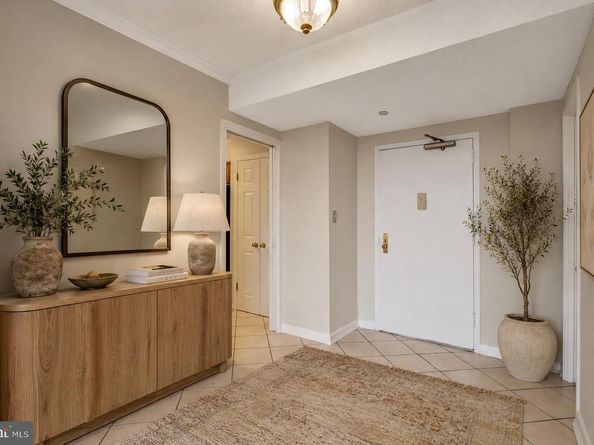 3709 S George Mason Drive 1614E, Falls Church VA 22041