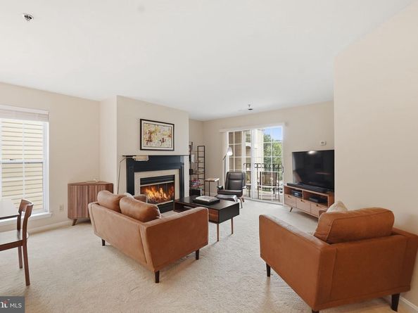 1100 Quaker Hill Drive 305, Alexandria VA 22314