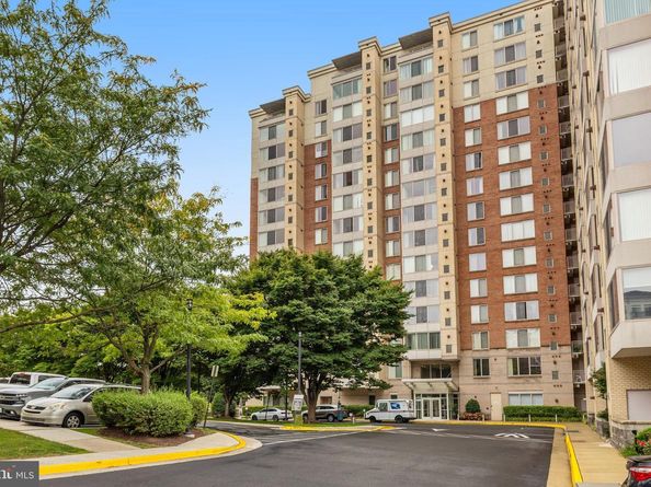 2726 Gallows Road 417, Vienna VA 22180