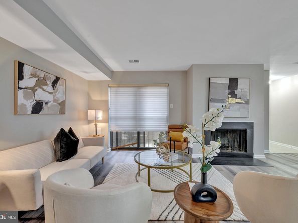 3436 Summit Court NE 3436, Washington DC 20018