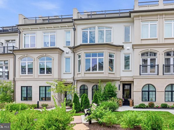 8189 River Road, Bethesda MD 20817