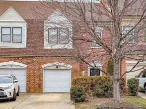 6312 Chaucer View Circle, Alexandria VA 22304