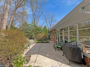 1438 Brookhaven Drive, Mclean VA 22101