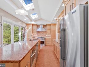 1438 Brookhaven Drive, Mclean VA 22101