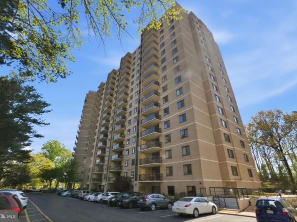 309 Yoakum Parkway 603, Alexandria VA 22304