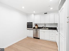 211 S 4TH Street 104, Philadelphia PA 19106