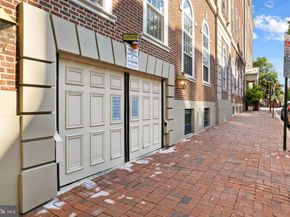 211 S 4TH Street 104, Philadelphia PA 19106