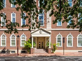 211 S 4TH Street 104, Philadelphia PA 19106