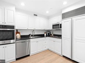 211 S 4TH Street 104, Philadelphia PA 19106