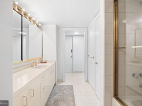 211 S 4TH Street 104, Philadelphia PA 19106