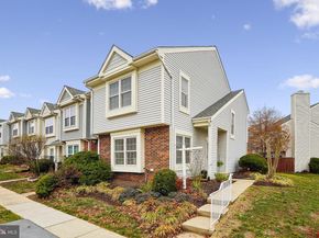 46724 Fielding Terrace 49, Sterling VA 20164