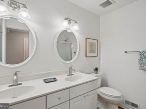 46724 Fielding Terrace 49, Sterling VA 20164