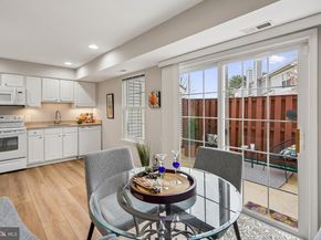 46724 Fielding Terrace 49, Sterling VA 20164