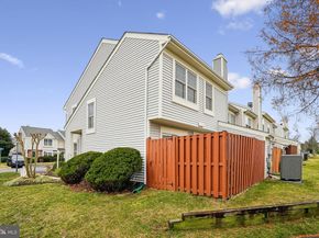 46724 Fielding Terrace 49, Sterling VA 20164