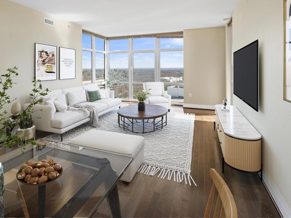 8220 Crestwood Heights Drive 1215, Mclean VA 22102