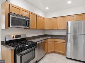 400 Commonwealth Avenue 307, Alexandria VA 22301