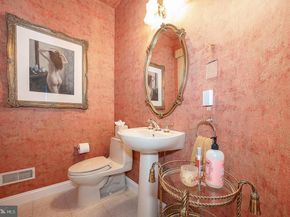 406 Merion Hill Lane, Conshohocken PA 19428