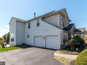 201 Summer Ridge Circle, Chalfont PA 18914