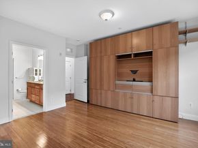 800 Admirals Way 1836, Philadelphia PA 19146