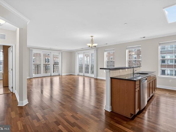 800 Admirals Way 1836, Philadelphia PA 19146