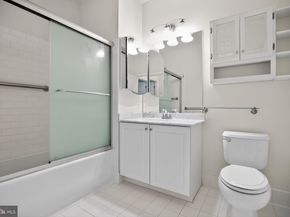 800 Admirals Way 1836, Philadelphia PA 19146