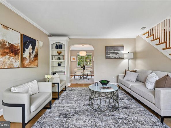 803 Chetworth Place, Alexandria VA 22314