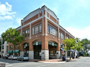 803 Chetworth Place, Alexandria VA 22314